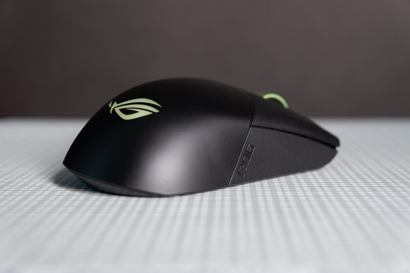 Обзор ASUS ROG Keris Wireless: новая асимметричная форма с топовым железом