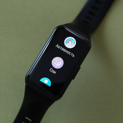 Меньше умных часов, крупнее фитнес-браслета. Обзор HONOR Band 6