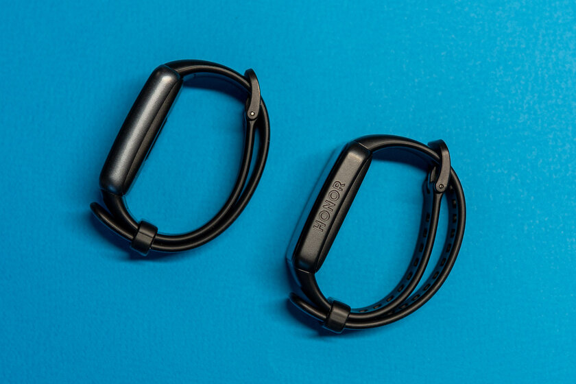 Удобнее браслета, компактнее часов: обзор Huawei Band 6