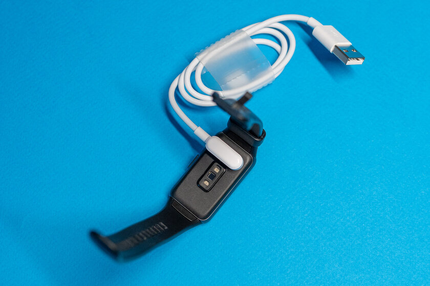 Удобнее браслета, компактнее часов: обзор Huawei Band 6