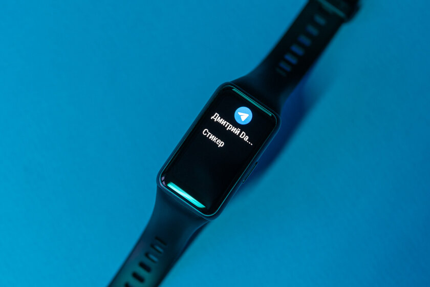 Удобнее браслета, компактнее часов: обзор Huawei Band 6
