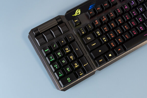 Модульная клавиатура без недочётов геймерской механики. Обзор ASUS ROG Claymore II