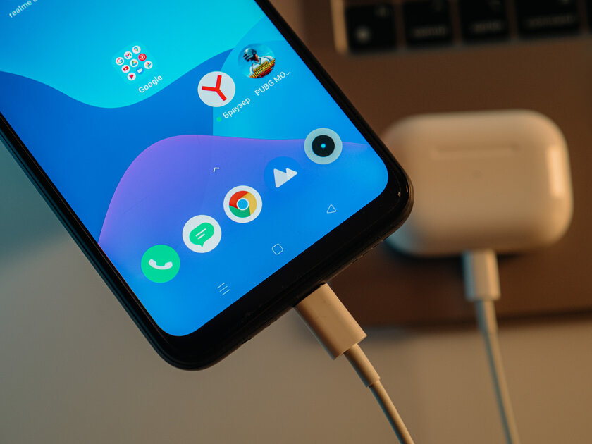 Лучший смартфон для отпуска: обзор Realme С25 с рекордной батареей и мощной начинкой