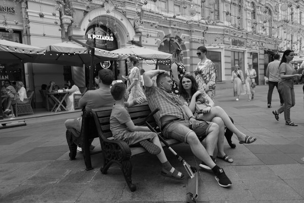 Чёрно-белый мир глазом премиального фотоаппарата. Обзор Leica Q2 Monochrom