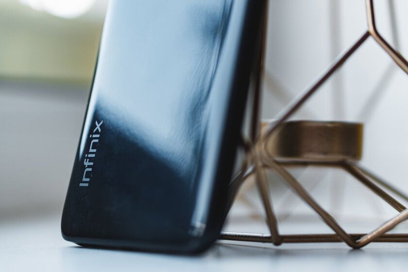 Infinix Hot 10s спустя 2 недели: полный обзор новинки
