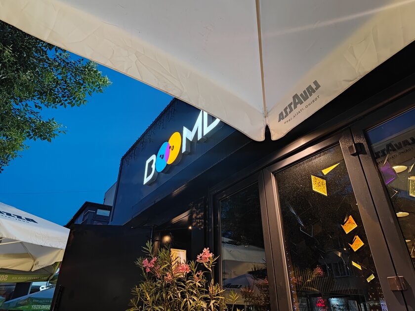 Сравнение камер Lumia 1020 и Xiaomi Mi 11 Ultra: легендарный камерофон против современного эталона