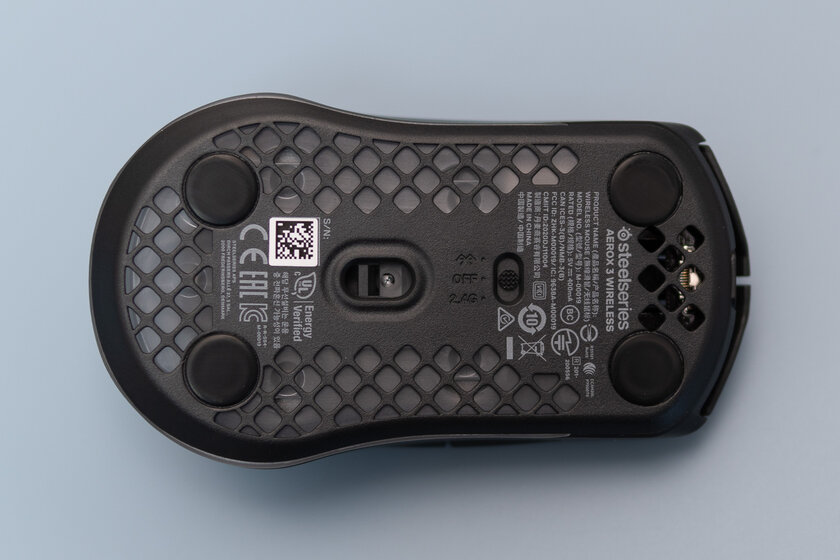 Дырчатый корпус — не элемент дизайна, а гениальное решение. Обзор SteelSeries Aerox 3 Wireless