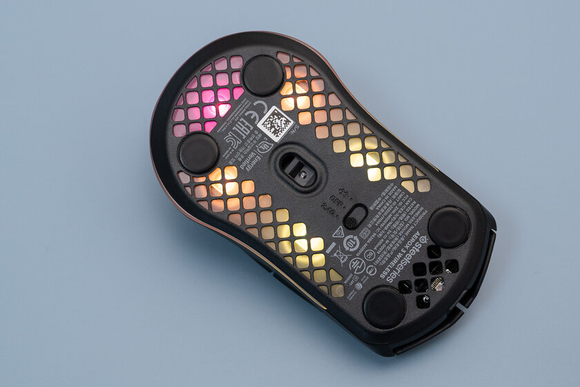 Дырчатый корпус — не элемент дизайна, а гениальное решение. Обзор SteelSeries Aerox 3 Wireless