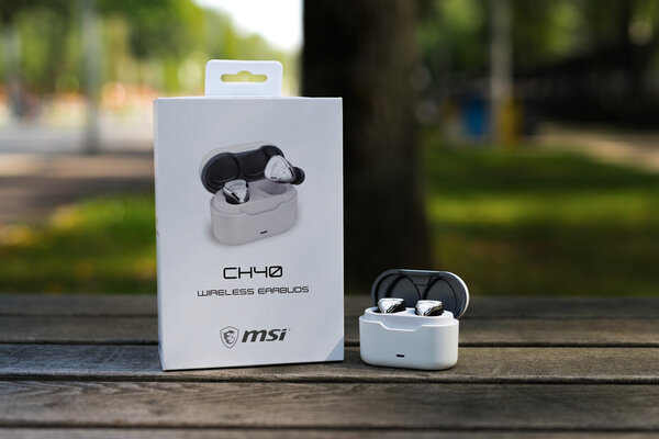 Эксклюзивный обзор наушников MSI CH40 Wireless Earbuds: кричащая внешность и хорошее звучание — Внешний вид и эргономика. 1