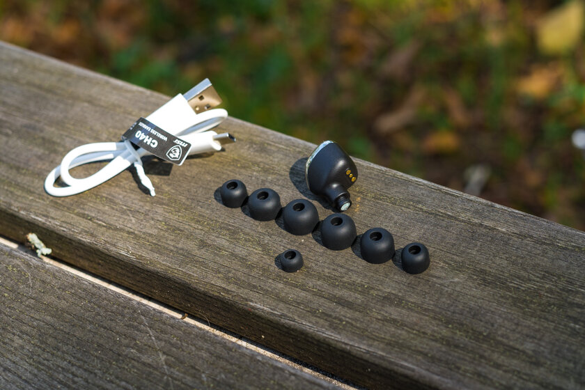 Эксклюзивный обзор наушников MSI CH40 Wireless Earbuds: кричащая внешность и хорошее звучание — Внешний вид и эргономика. 12