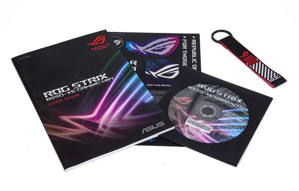 Обзор ASUS ROG STRIX B550-XE GAMING WIFI: идеальная плата для мощного конфига под разгон — Комплектация. 3