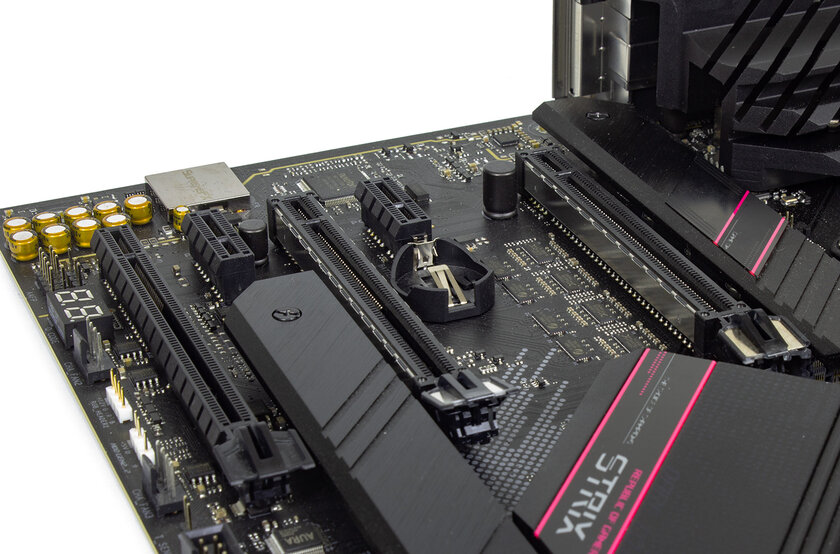 Обзор ASUS ROG STRIX B550-XE GAMING WIFI: идеальная плата для мощного конфига под разгон — Внешний вид. 8