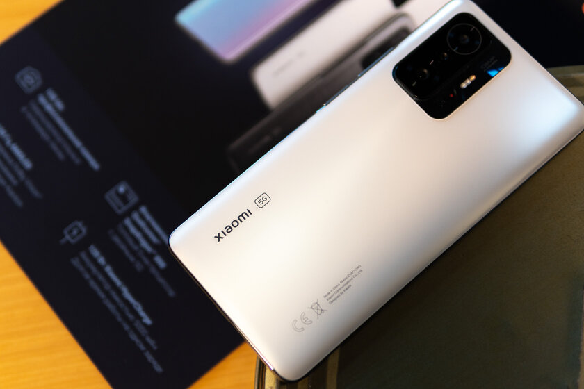 Познакомился с Xiaomi 11T и 11T Pro. Теперь жду их появления на полках!