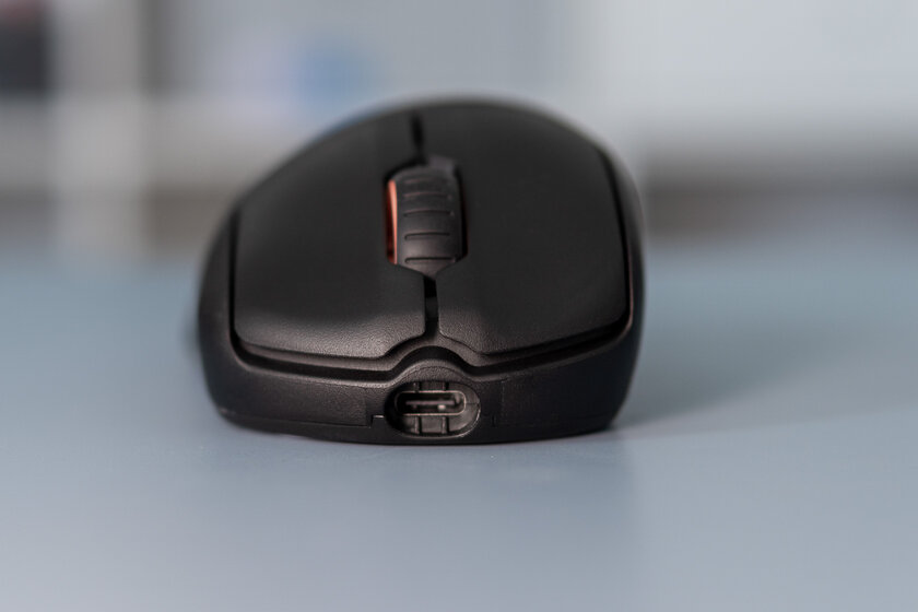 Геймерам от профессионалов. Обзор SteelSeries Prime Wireless — Подключение и автономность. 4