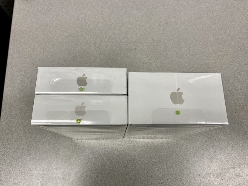 Конкуренты Apple дважды троллили её за спорные решения, а потом копировали их. Третьим будет салфетка