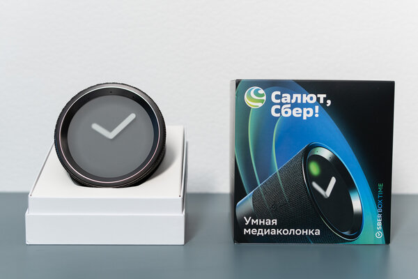 Внешне — часы, а на деле колонка, ТВ-приставка и хаб умного дома. Обзор SberBox Time — Распаковка. 2