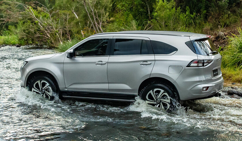 Isuzu привезла в Россию внедорожник Mu-X: дизель, автомат и цена ниже 4 млн рублей