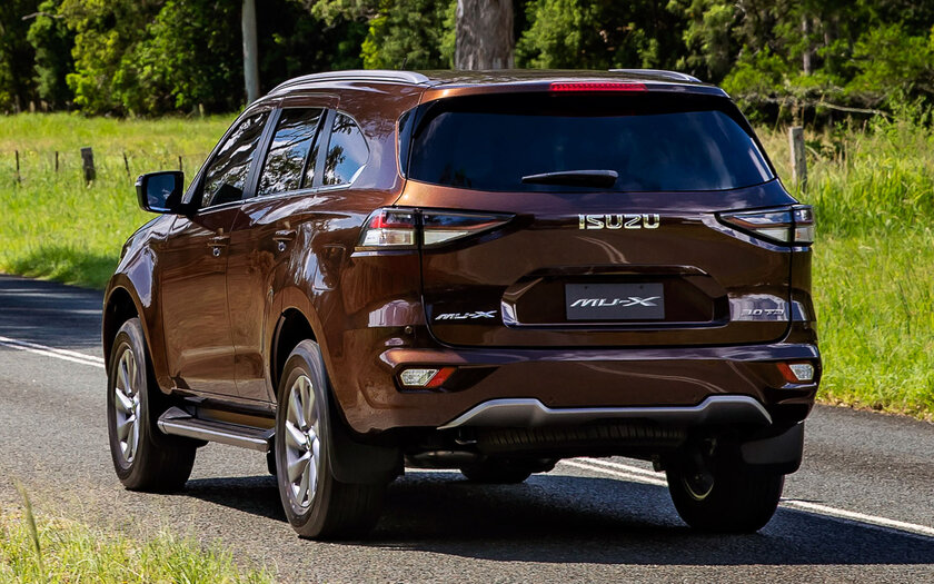 Isuzu привезла в Россию внедорожник Mu-X: дизель, автомат и цена ниже 4 млн рублей