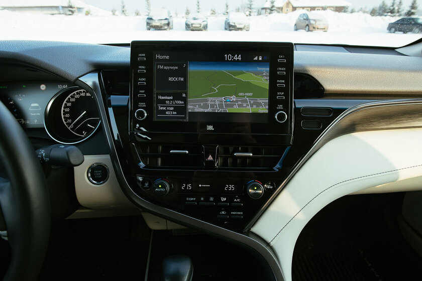 Что, если Toyota Camry не такси, а личное авто? Отрёкся от стереотипов — Встречаем по одёжке. 12