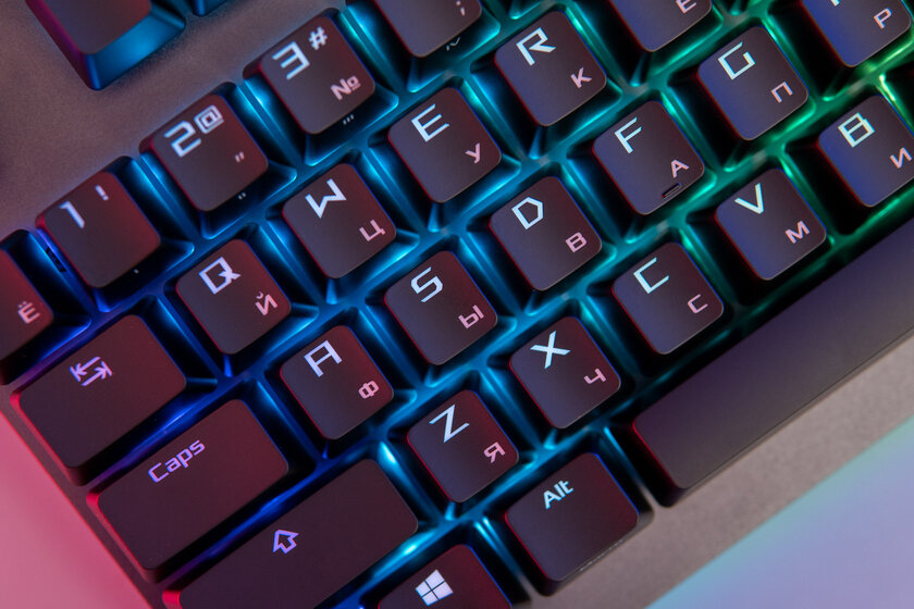 Можно самому заменять свитчи: и Cherry, и ROG! Тестирую ASUS ROG Strix Flare II Animate — Внешний вид и удобство. 11