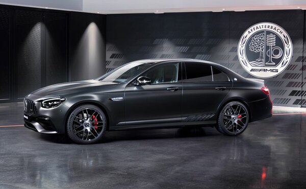 Mercedes выпустил спецверсию AMG E 63 S — последнюю модель семейства с V8