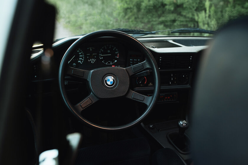Каково владеть ретро в 2022 году: владелец о BMW 5 (E28) из 1982-го