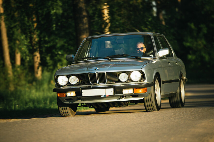 Каково владеть ретро в 2022 году: владелец о BMW 5 (E28) из 1982-го
