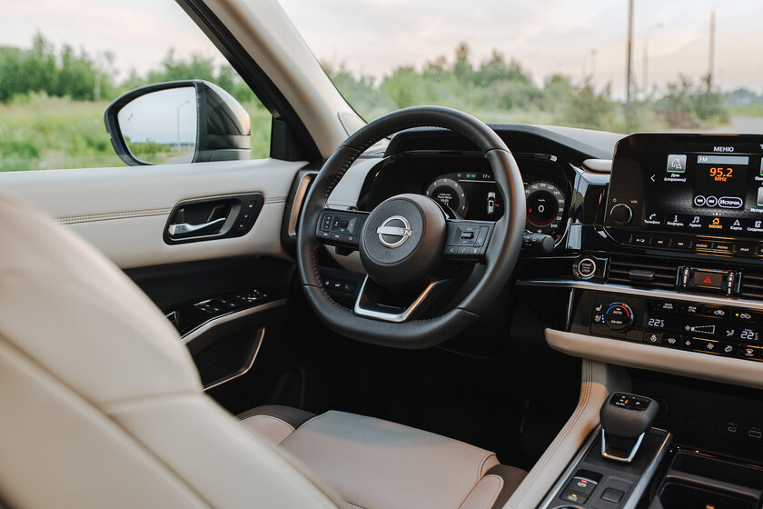 Огромное авто, в котором комфортно всем (на удивление). Тест-драйв Nissan Pathfinder 2021