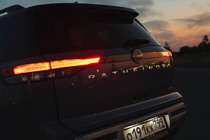 Огромное авто, в котором комфортно всем (на удивление). Тест-драйв Nissan Pathfinder 2021