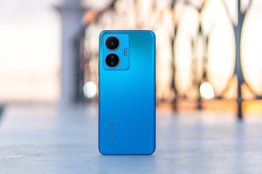 Теперь не только Xiaomi отказались от датчиков приближения? Обзор Vivo T1