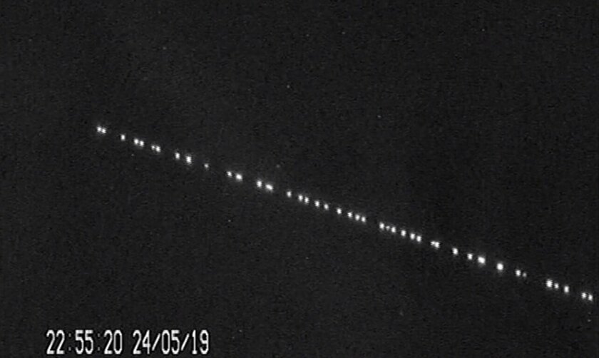 Интернет-спутники Starlink — это точно хорошо? Почему астрономы выражают огромную обеспокоенность