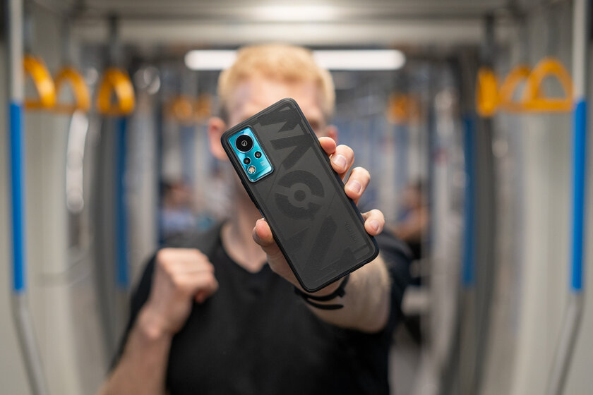 Крышка этого смартфона сделана из стекловолокна. Обзор Infinix NOTE 12 NFC G88