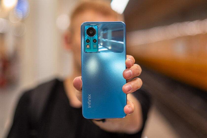 Крышка этого смартфона сделана из стекловолокна. Обзор Infinix NOTE 12 NFC G88