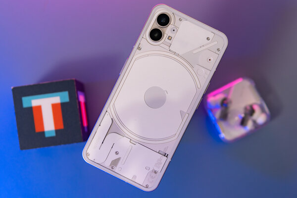 Прозрачный смартфон с 900 светодиодами в реальной жизни. Тестирую Nothing Phone (1) — Световая панель Glyph. 3