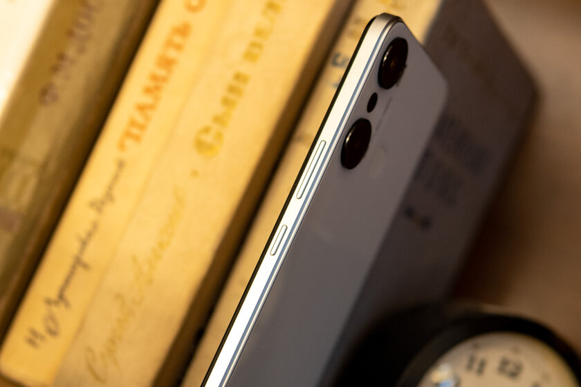 Цена зависит от расцветки, но это не самое необычное. Тестирую Infinix HOT 12 Pro — Внешний вид. 1