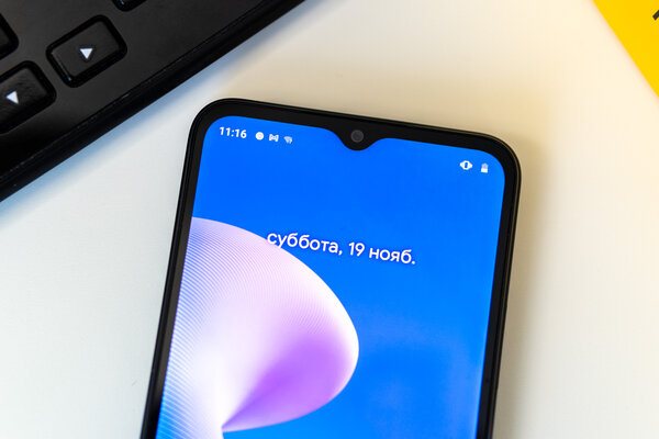 Обзор Realme C33: отличный смартфон для пожилых родственников — Дисплей. 2