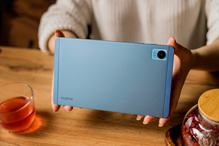 Нашёл подозрительно дешёвый планшет от Realme. Оказался идеальным для фильмов