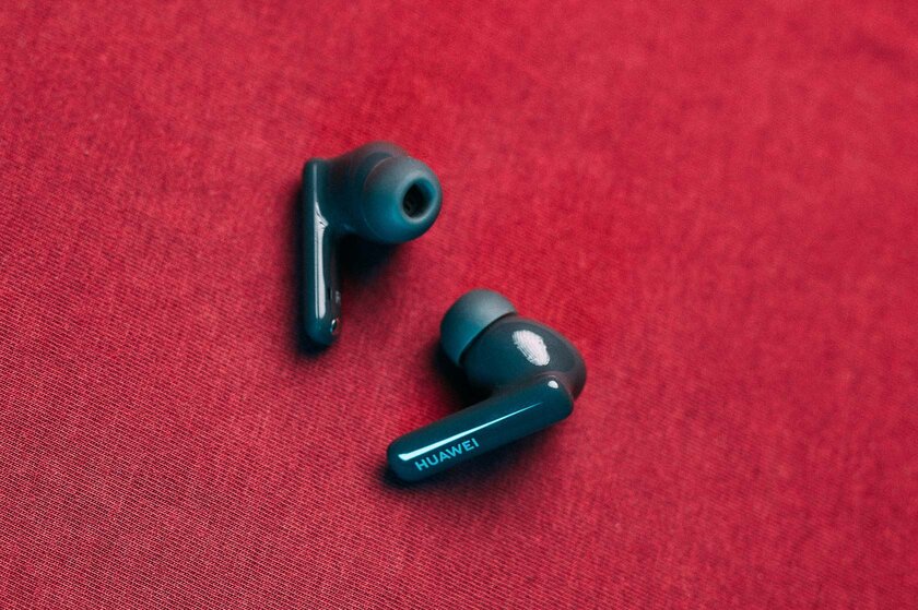 Обзор Huawei FreeBuds 5i: отличный выбор для всех, кроме аудиофилов — Знакомство. 2