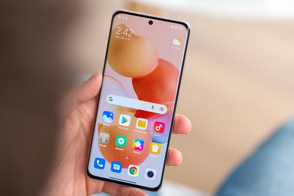 Рейтинг лучших смартфонов до 40 000 рублей: какой купить в октябре 2023 — 1. Xiaomi 12X (8/128 ГБ). 1