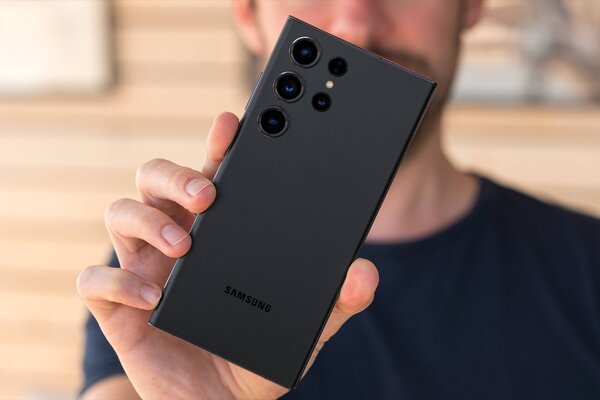 Рейтинг лучших флагманских смартфонов: какой купить в апреле 2023 — 1. Samsung Galaxy S23 Ultra. 2