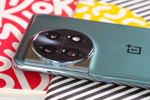 Рейтинг лучших флагманских смартфонов: какой купить в августе 2023 — 4. OnePlus 11. 3
