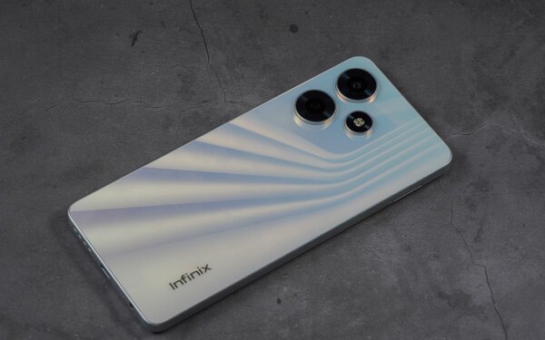 Недорогие и мощные: в России стартовали продажи смартфонов Infinix Hot 30 и Hot 30i