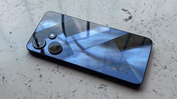Недорогие и мощные: в России стартовали продажи смартфонов Infinix Hot 30 и Hot 30i