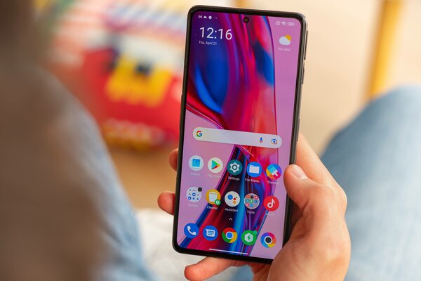 Рейтинг лучших смартфонов до 40 000 рублей: какой купить в октябре 2023 — 4. Xiaomi POCO F4 GT (8/128 ГБ). 3