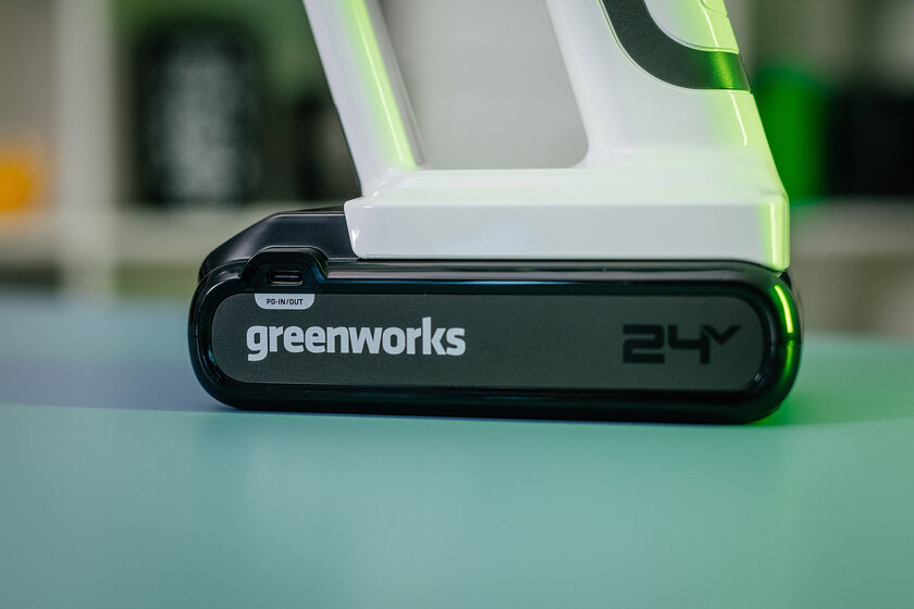 Обзор Greenworks 24В G24SVK4D: вертикальный пылесос на все случаи жизни — Дизайн корпуса. 7