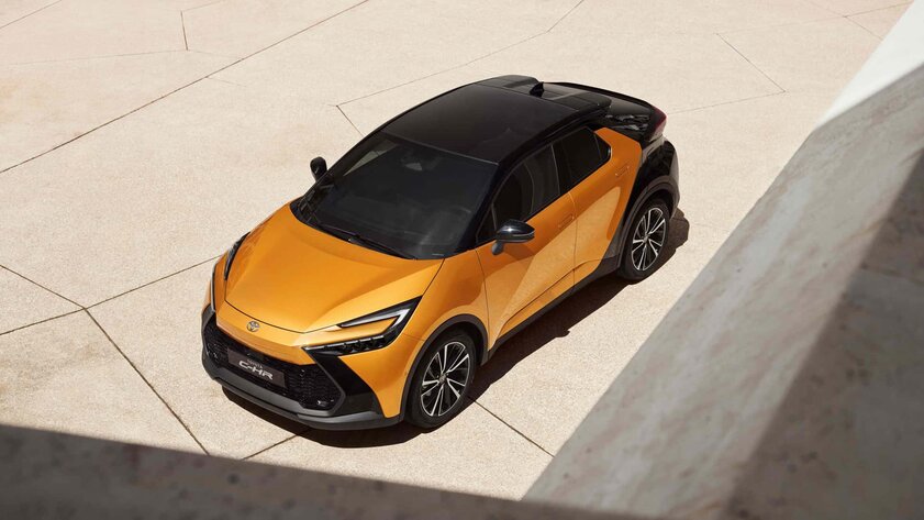 Представлена новая Toyota C-HR 2024: машина изменилась снаружи и внутри