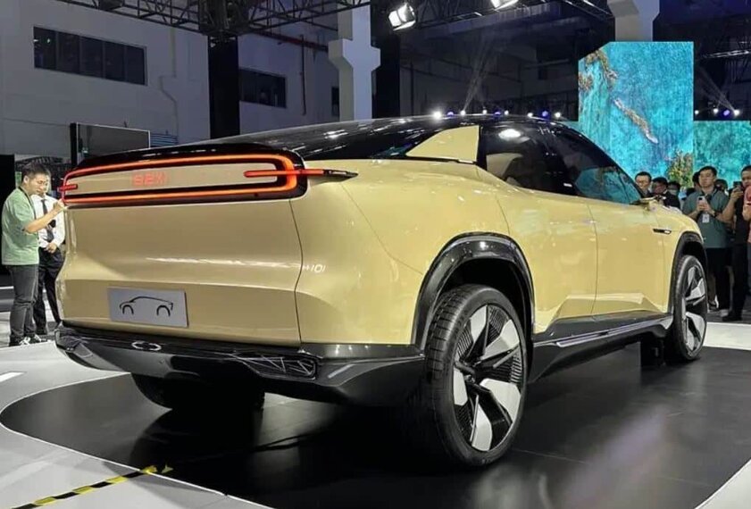 Кроссовер-пикап, спутниковая связь и дисплей над бампером: Changan представила электрокар Qiyuan CD701