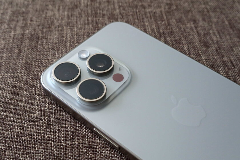 Всю жизнь с Android, но купил iPhone 15 Pro Max. Признаюсь: приятно, но больно и непонятно