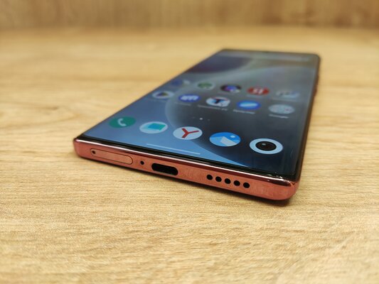 Мастер портретной фотографии с 12 ГБ ОЗУ и зарядкой 80 Вт: обзор Vivo 29 — Внешний вид и дисплей. 7