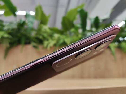 Мастер портретной фотографии с 12 ГБ ОЗУ и зарядкой 80 Вт: обзор Vivo 29 — Внешний вид и дисплей. 4